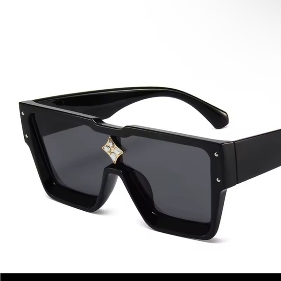Sleek Black Angular Sunglasses.  Unisex main image 4